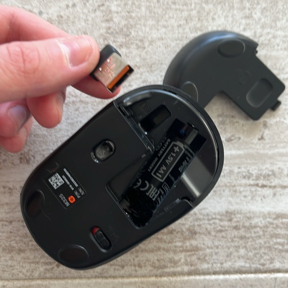 Battery operated wireless mouse - Picture 5 of 5